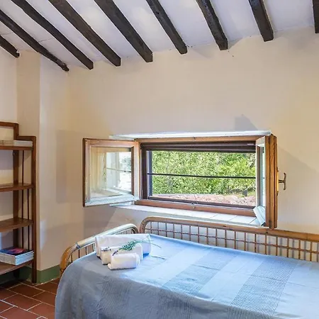 Villa I Mandorli 8, Emma