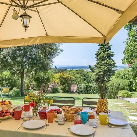 Villa I Mandorli 8, Emma