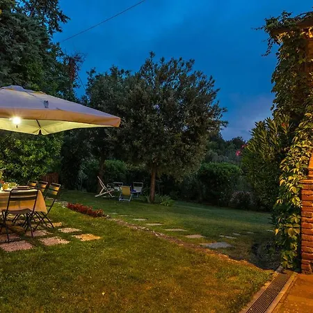 I Mandorli 8, Emma Villa Cortona