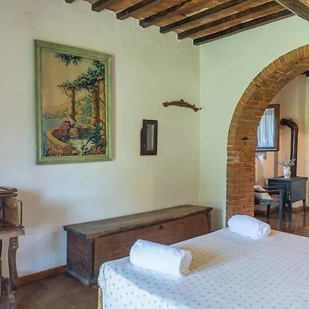 Villa I Mandorli 8, Emma Cortona