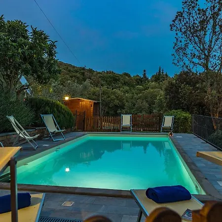 I Mandorli 8, Emma Кортона