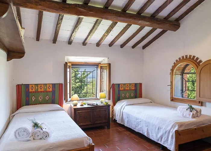 I Mandorli 8, Emma Вилла