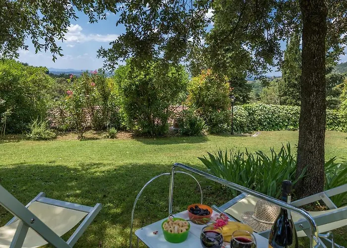 I Mandorli 8, Emma Villa Cortona