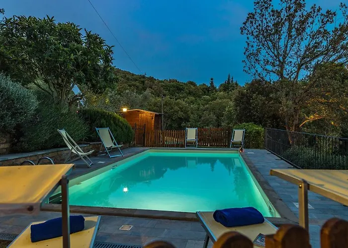 I Mandorli 8, Emma Кортона