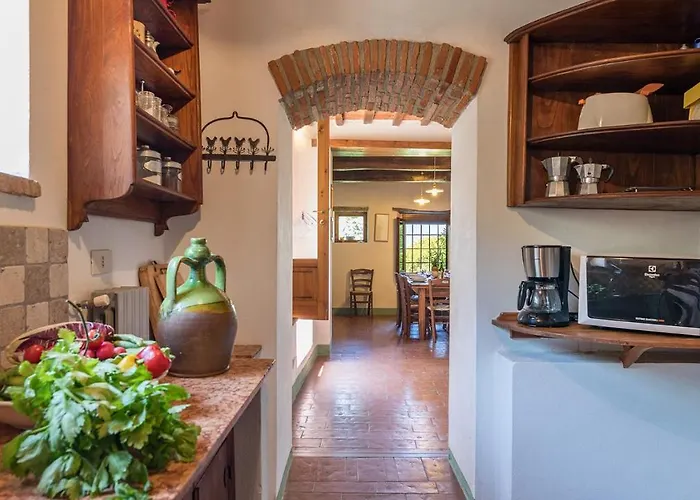 I Mandorli 8, Emma Вилла